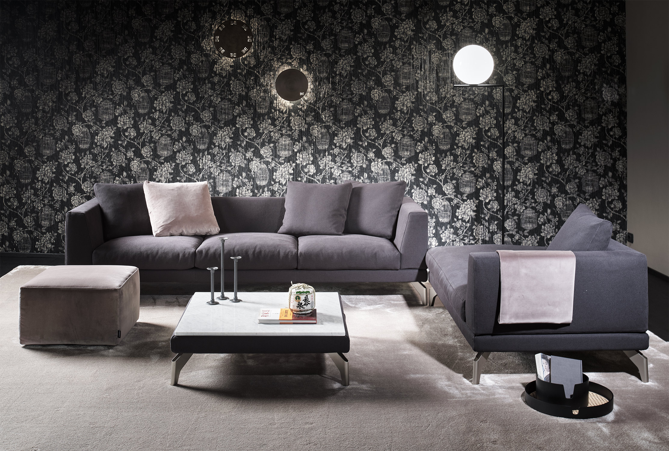 Acanto sofa and Dama pouf