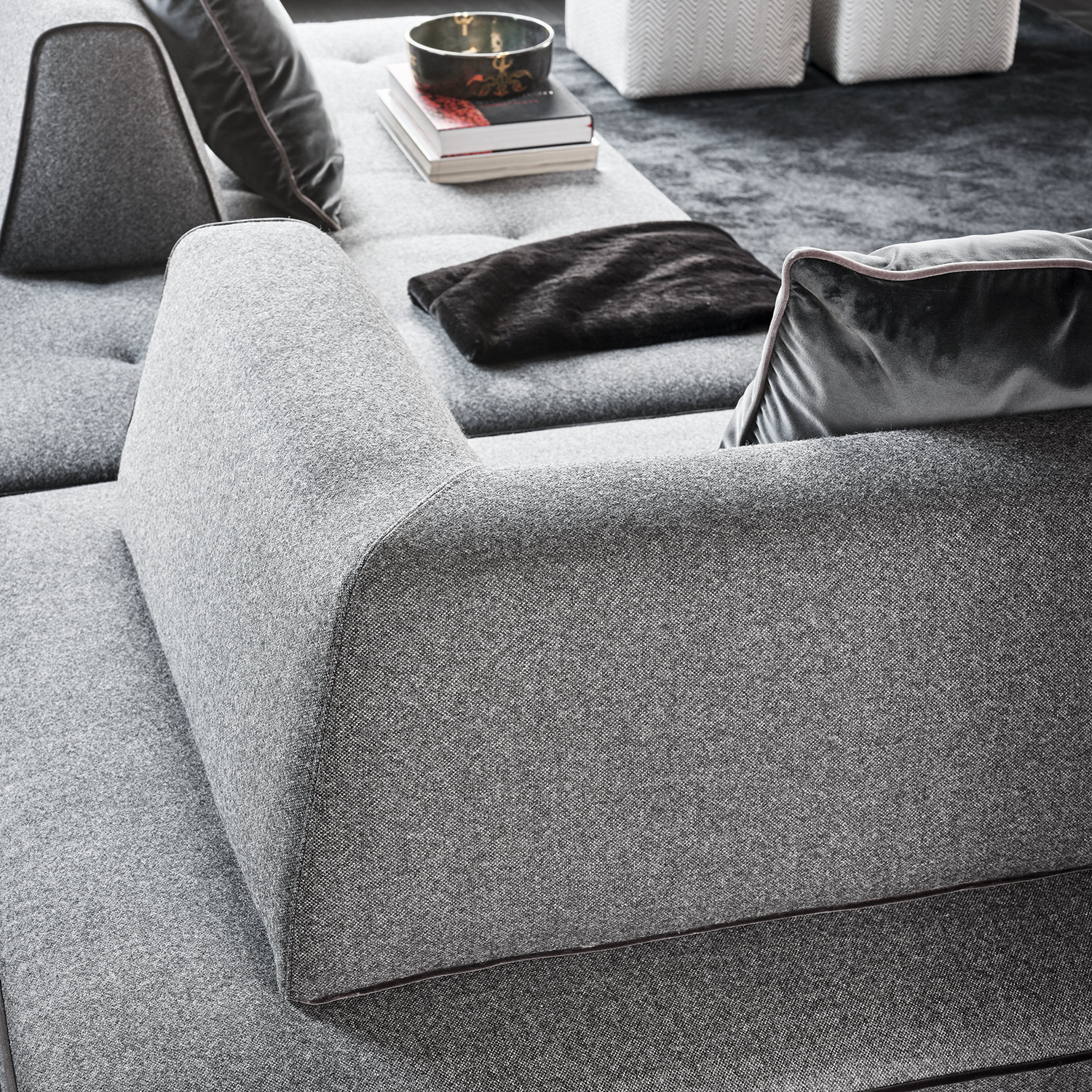 Mussi Isola sofa backrest detail