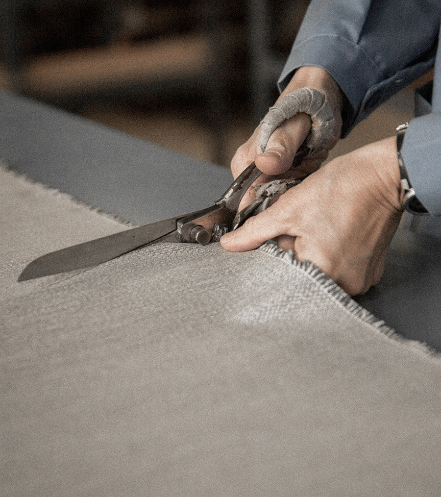 Mussi sofas, armchairs and beds: craftmanship and technology