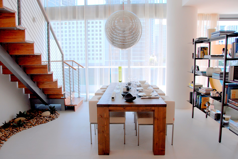 Mussi contract projects: Epic Miami table
