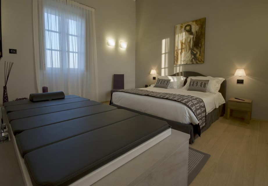 Mussi contract project: Relais San Maurizio room interiors 
