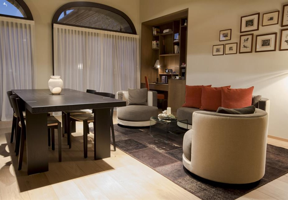 Mussi contract project: Relais San Maurizio room interiors furniture