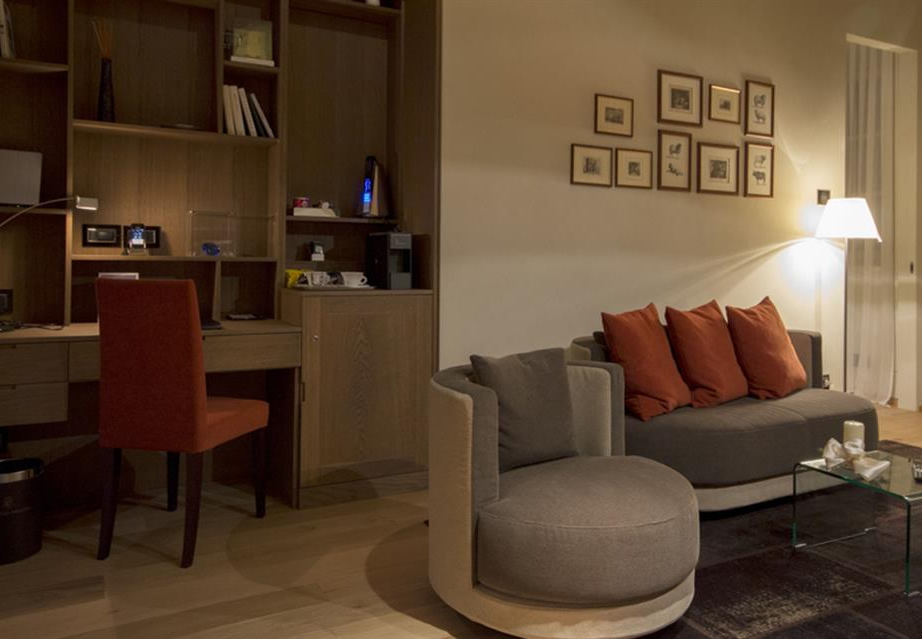 Mussi contract project: Relais San Maurizio room interiors furniture